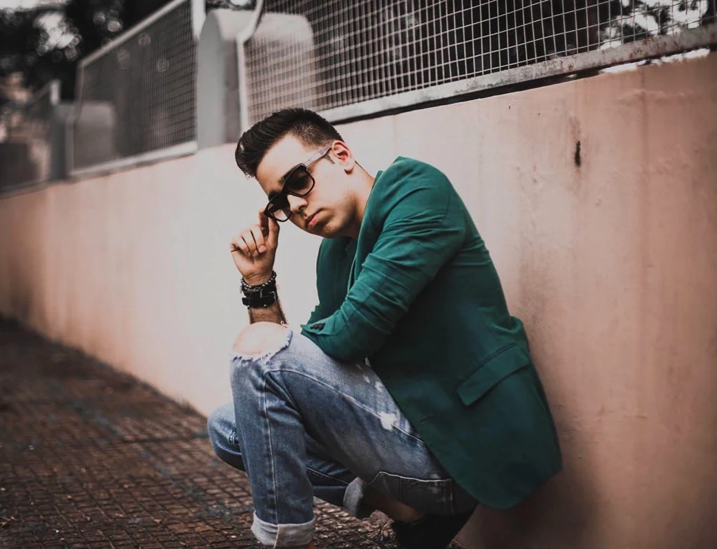Felipe Sena em ensaio fotográfico